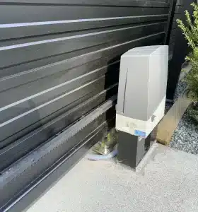 cantilever-gate-slider-3