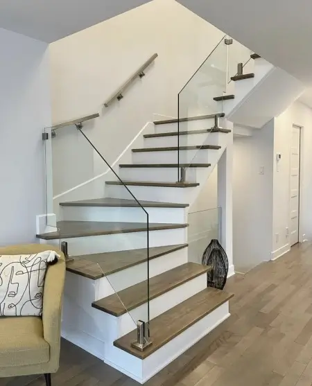 What Are Frameless Railings? Types and Main Characteristics 1 What Are Frameless Railings? Types and Main Characteristics