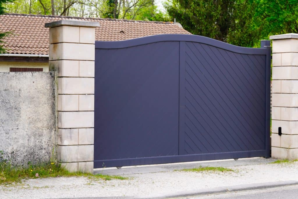 Which Type of Driveway Gate Is the Best to Choose?